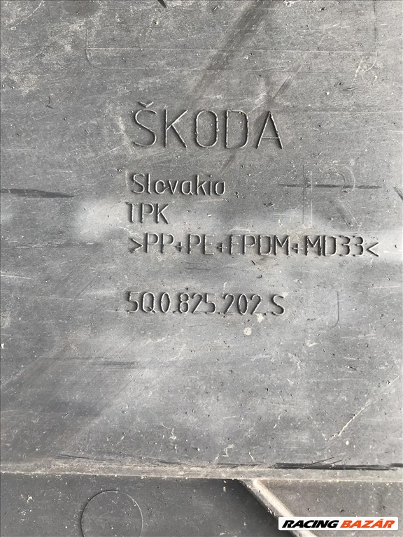 Skoda Octavia III Kombi - padlólemez takaró (jobb) 5q0825202s 2. kép