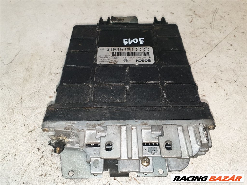 AUDI A4 B5 Motorvezérlő audi028906021e-bosch0281001221-222 1. kép