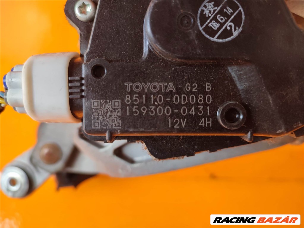 Toyota Yaris (XP90) Első ablaktörlő motor  851100d080 2. kép