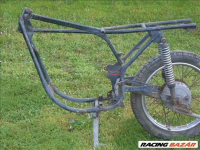 JAWA 350-638-AS ÜRES FŐVÁZ HÁTSÓKERÉKKEL EGYÜTT,DE PAPIROK NÉLKŰL ELADÓ