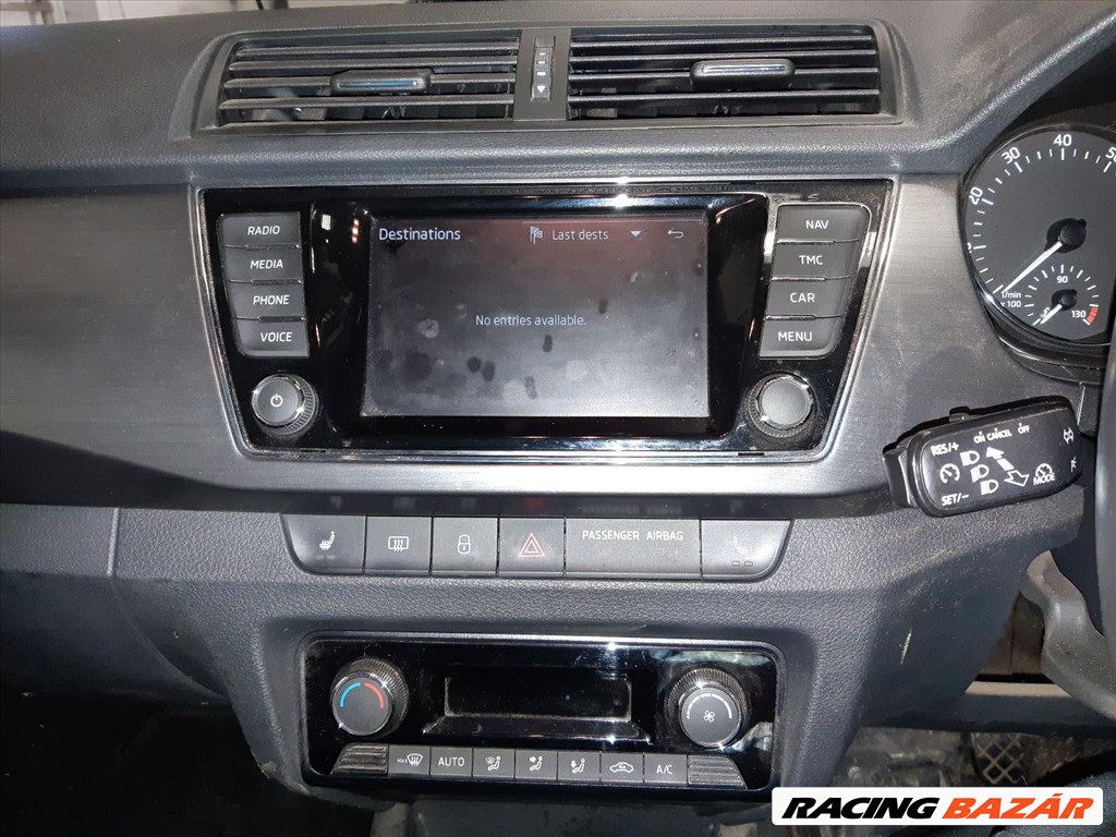 Skoda Fabia III bontott alkatrészei 5. kép