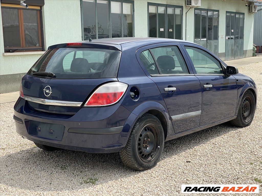 Opel Astra H bontott alkatrészei 4. kép