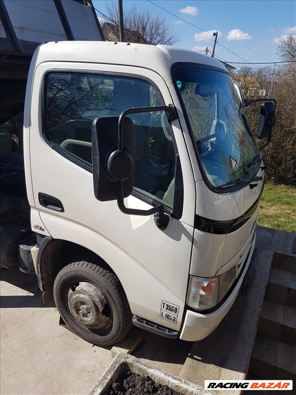 Toyota Dyna bontott alkatrészei ,váltó, motor. 1. kép