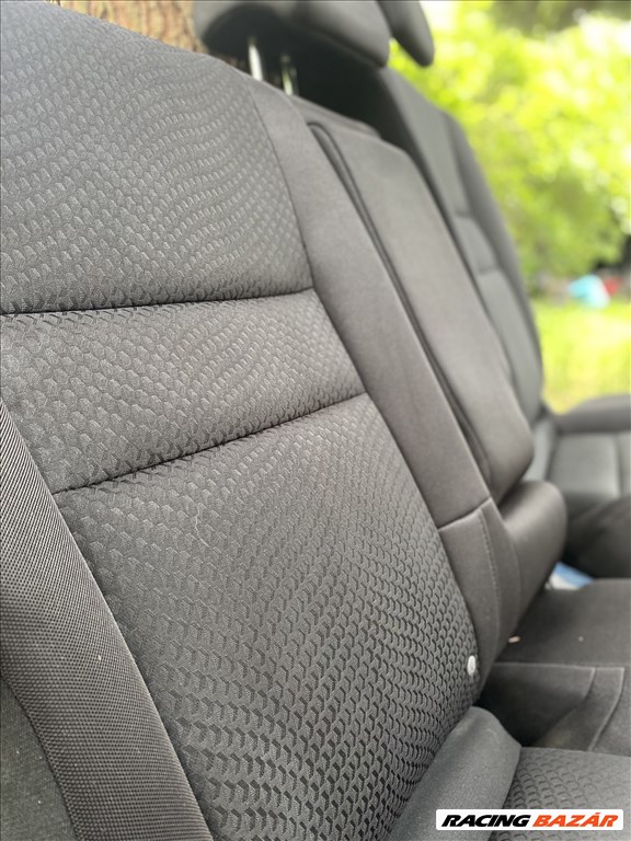 Honda Civic 8.gen. Hatchback hátsó ülés szett  8. kép