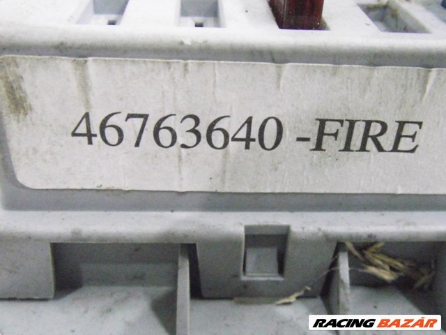 FIAT/PUNTO (188) 1.2 16V biztosíték tábla/doboz 46763640 3. kép