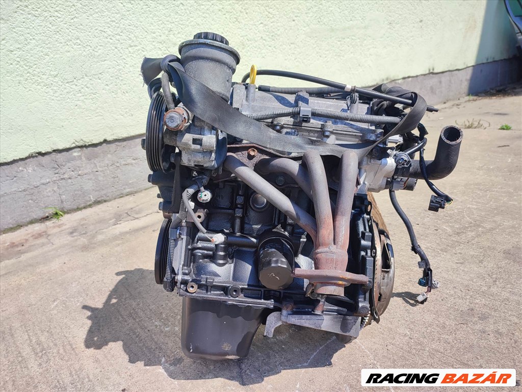 Toyota Yaris (XP10) motor  6. kép