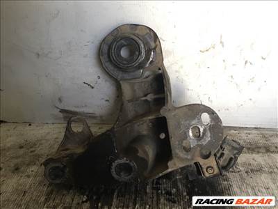 AUDI A4 B5 Motor Tartó Bak (Fém) 4b0199352b