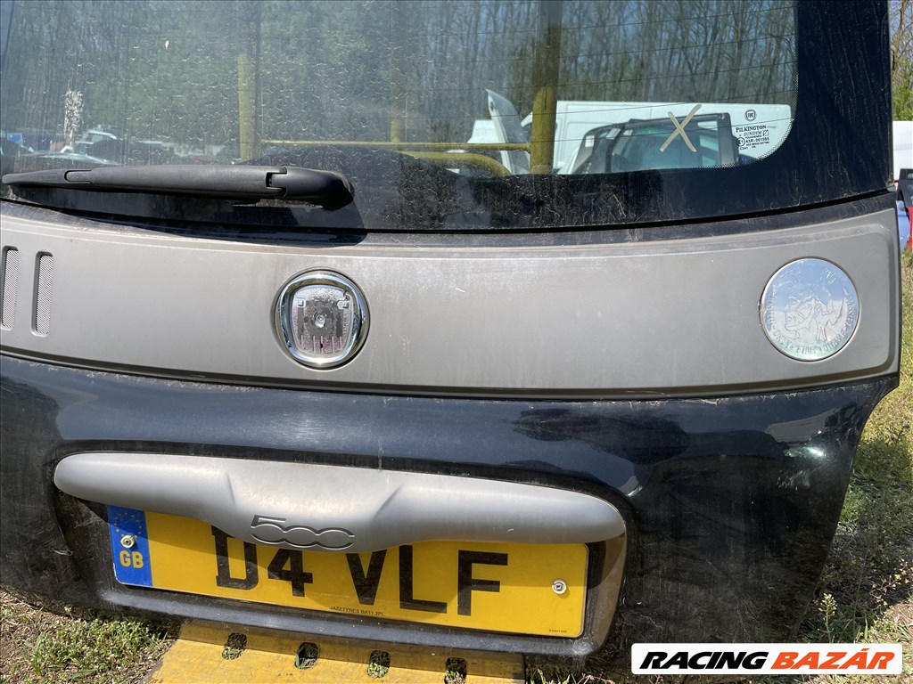 Fiat 500L csomagtérajtó  2. kép