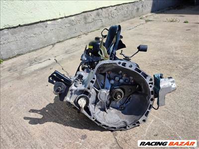 Toyota Yaris (XP10) motor 