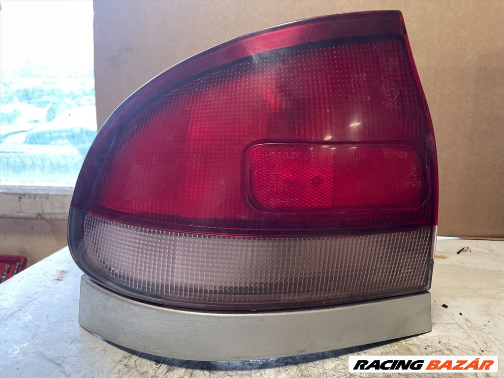 MAZDA 626 Bal Hátsó Lámpa 431392 1. kép