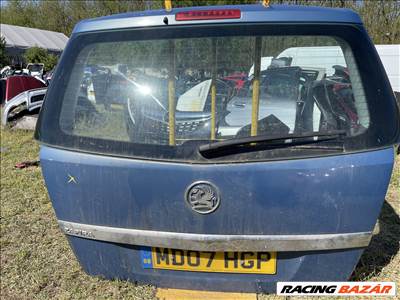 Opel Zafira B csomagtérajtó 