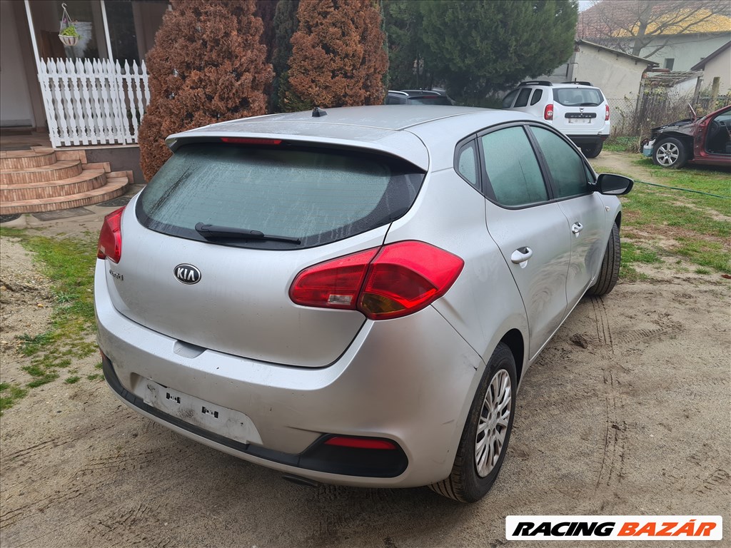 Kia Cee'd II 1.4 G4FA bontott jármű, bontás, bontott alkatrész 3. kép