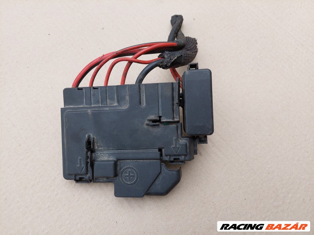 Skoda Rapid-Fabia-Roomster VW Polo biztosíték tábla akkumulátorra 1. kép