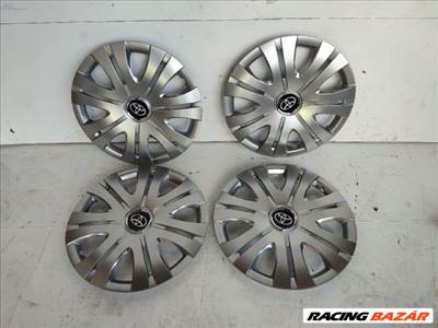 Toyota Corolla Verso (AR10) Dísztárcsa Szett