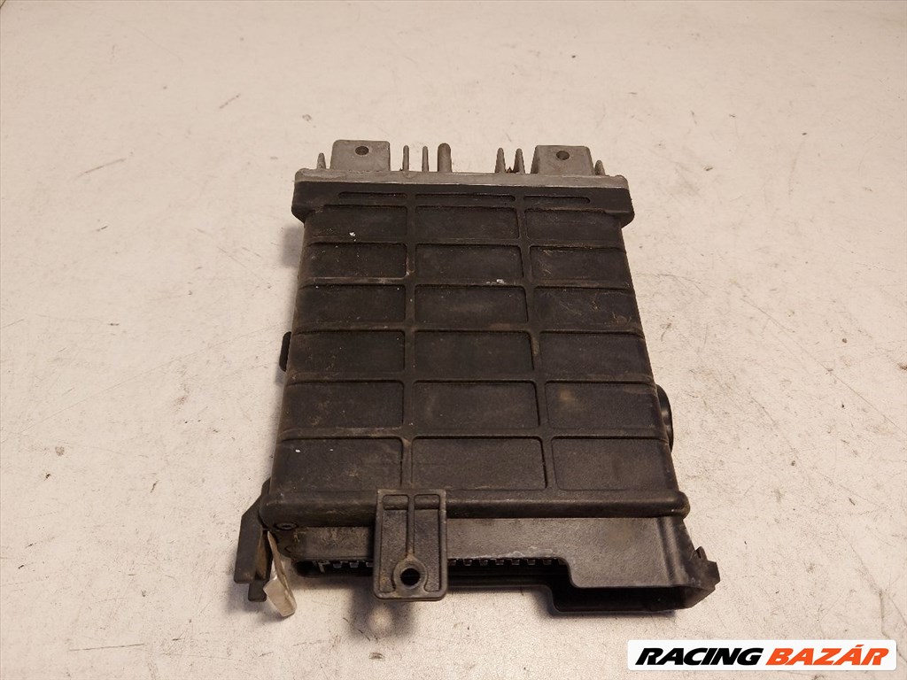 VW PASSAT B3 B4 Motorvezérlő 261200277-443907311e 2. kép