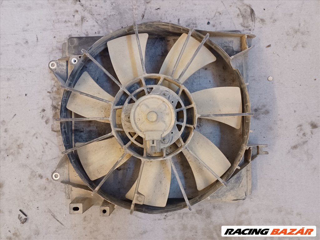 Suzuki SX4 I 1.6 VVT 2WD hűtőventilátor felfogatásnál sérült 2635005820 1. kép