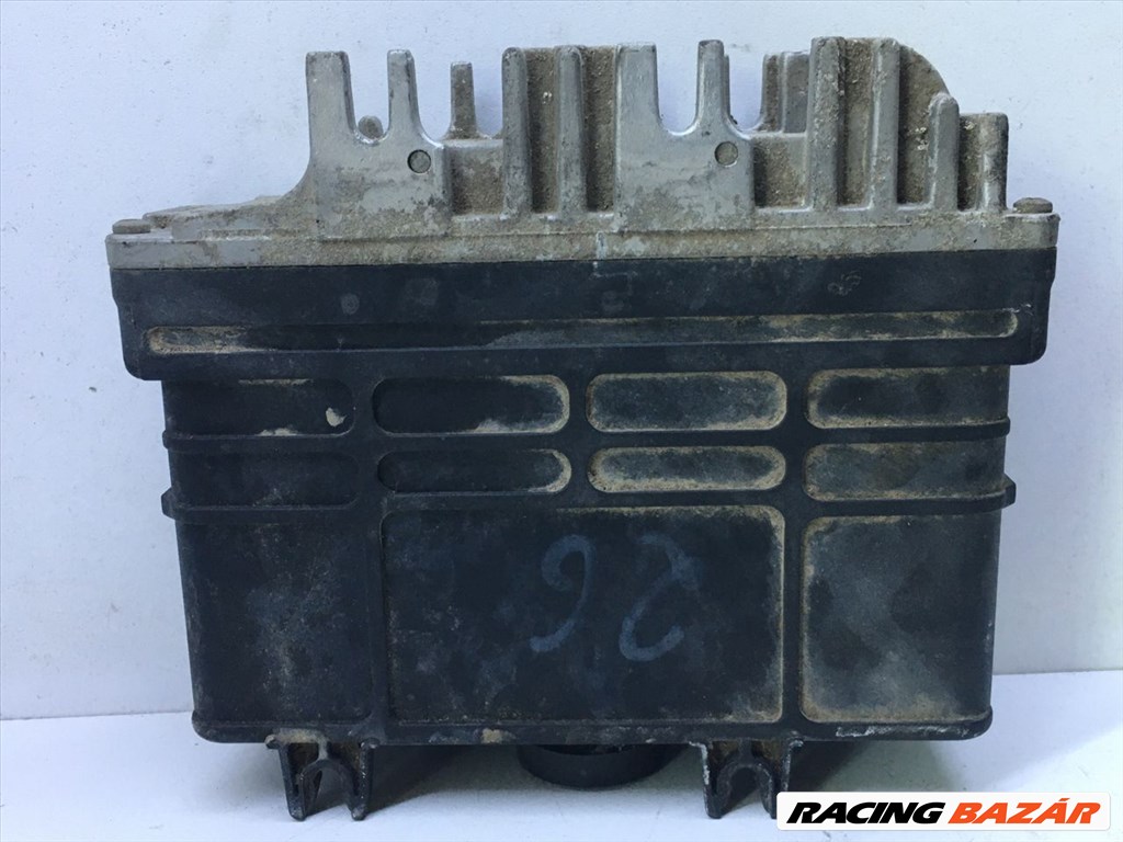 VW GOLF III Motorvezérlő bosch0261203302-vw030906026r 2. kép