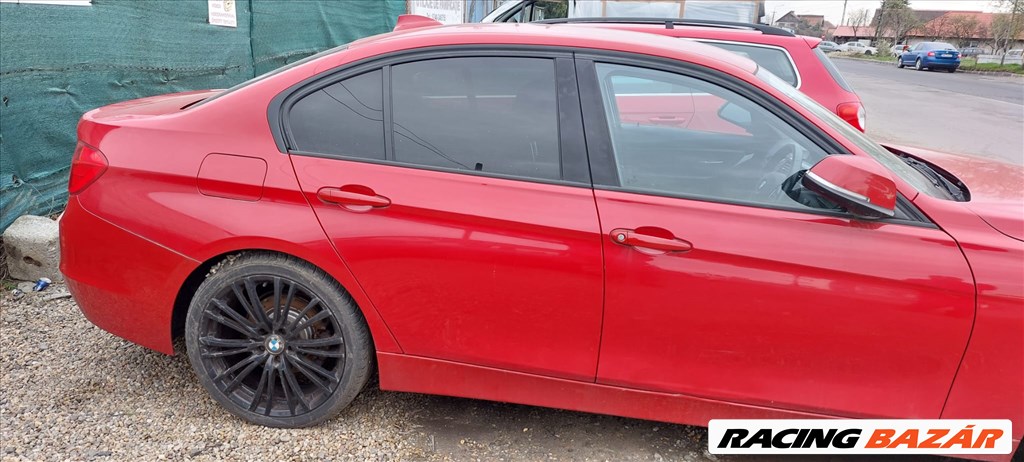 BMW 318 (F30) bontott alkatrészei 8. kép