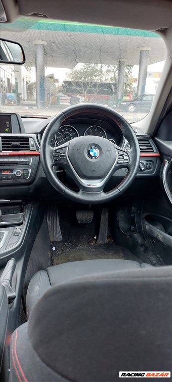BMW 318 (F30) bontott alkatrészei 9. kép