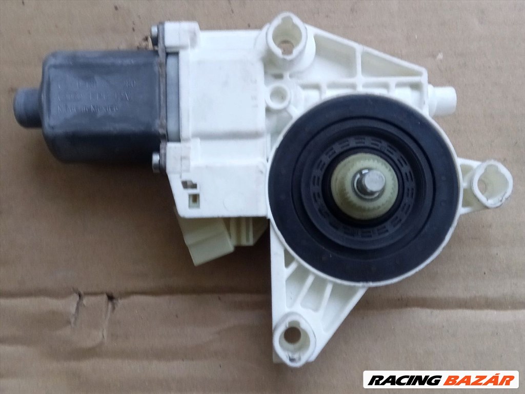 MERCEDES-BENZ M-CLASS Jobb hátsó Ablakemelő Motor bosch0130822280-brose996149200 1. kép