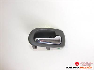 HONDA CIVIC JOBB ELSŐ BELSŐ KILINCS (SZÜRKE).
(egy kapaszkodó fül sérült) 72120-ST3-E01ZA