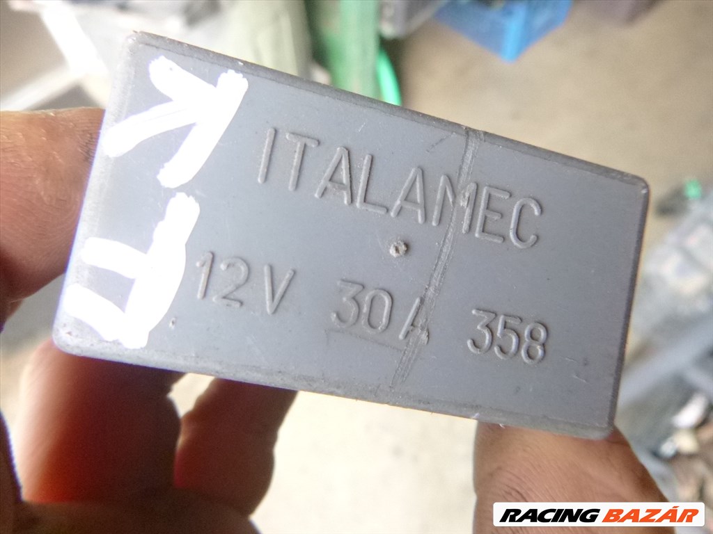Lancia Delta I Italamec 12 V 30 A , 358, 6 lábú relé  1. kép