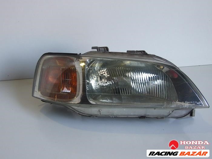 HONDA CIVIC Jobb oldali fényszóró
Jó állapotú, fűl javított.
 33101-ST3-G11 1. kép
