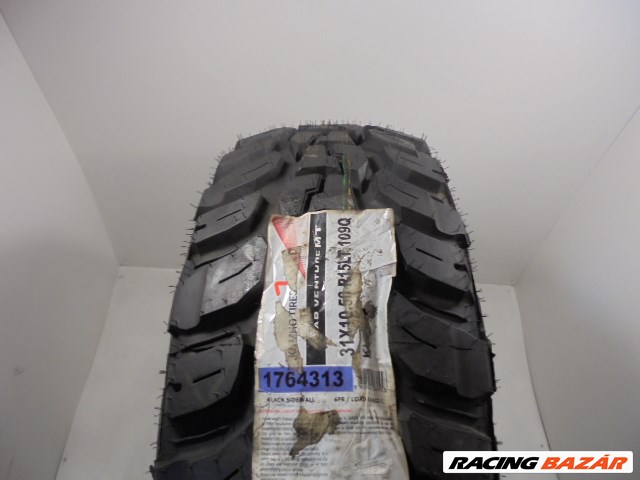 Kumho Road Venture MT 31/10. R15  1. kép