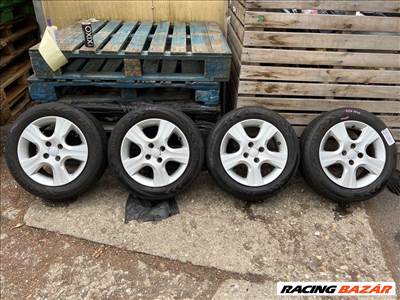 Honda Jazz III 175 / 65 / R15 / 4x100 / 5,5J / ET45 Alufelni Szett Gumival