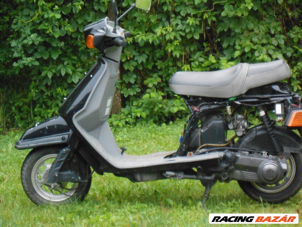 YAMAHA MBK 125CM3-ES ROBOGÓ,GYÁRI 21721KM-REL,DE HIÁNYOSAN,PAPIROK NÉLKŰL ELADÓ 7. kép