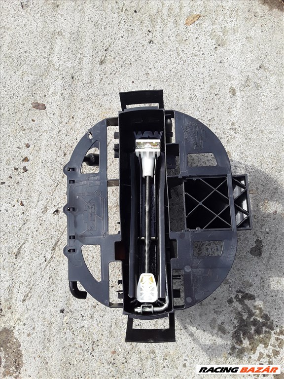 Peugeot 307 Emelő Kerékkulcs 1. kép