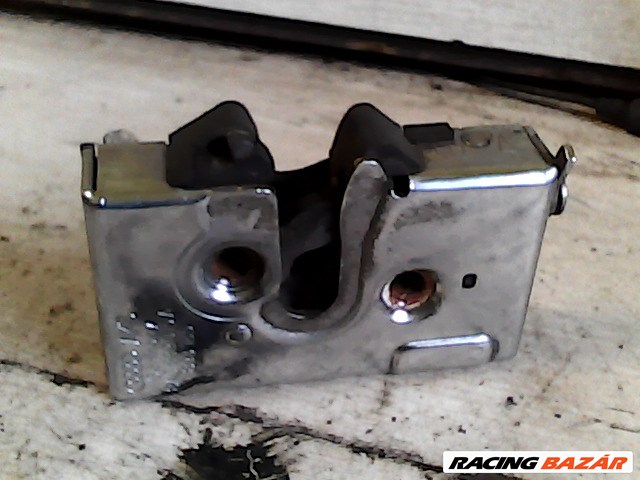AUDI 80 91-94 Bal hátsó ajtó zárszerkezet mechanikus 1. kép
