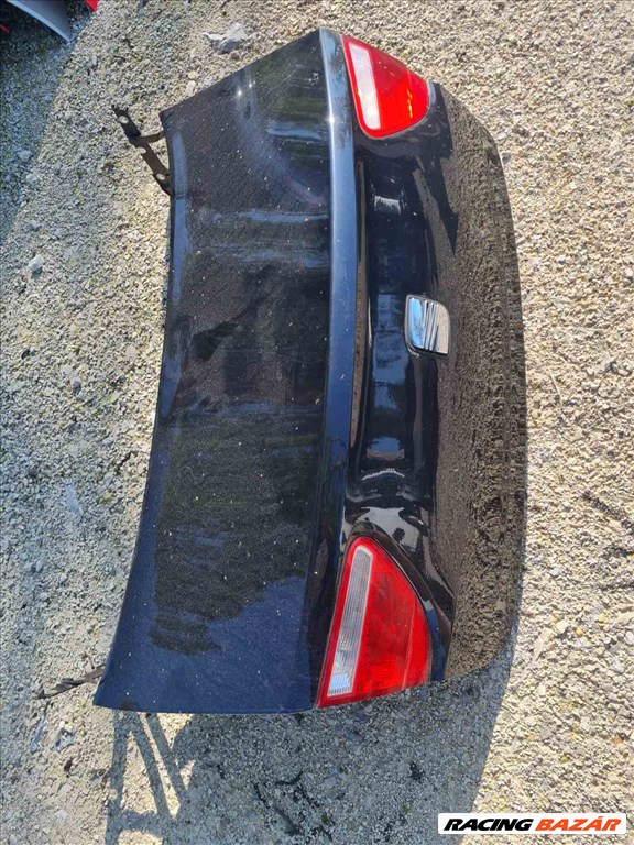 Seat Exeo csomagtér ajtó üresen 2. kép