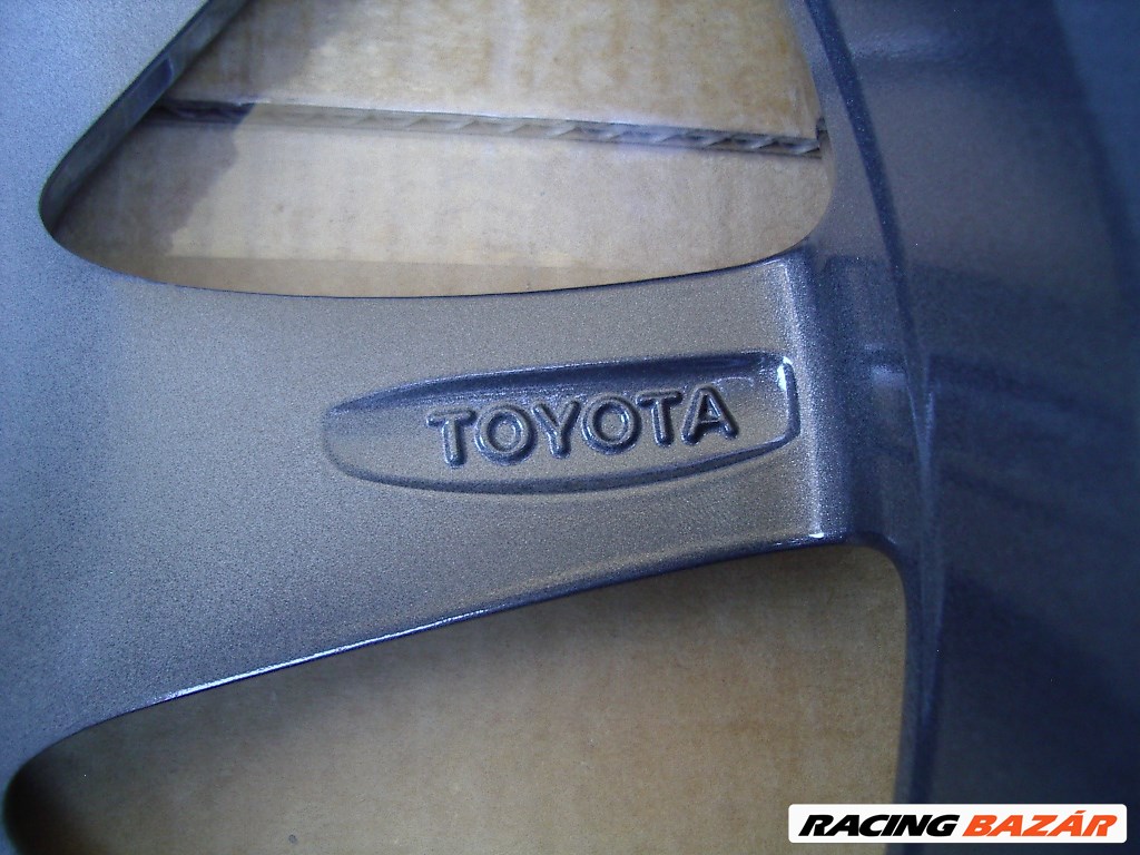 Vadonatúj, eredeti Toyota Yaris gyári alufelni 16 col "Podium" 6. kép