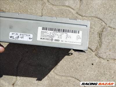 Audi A8 (D3 - 4E) Médiavezérlő
