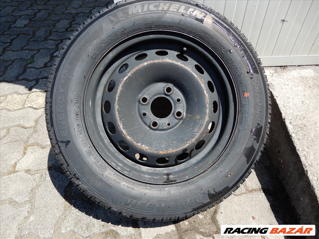  14" használt Fiat Fiorino (gyári felni) lemezfelni, rajta 175/70 használt Michelin nyári gumi  1. kép