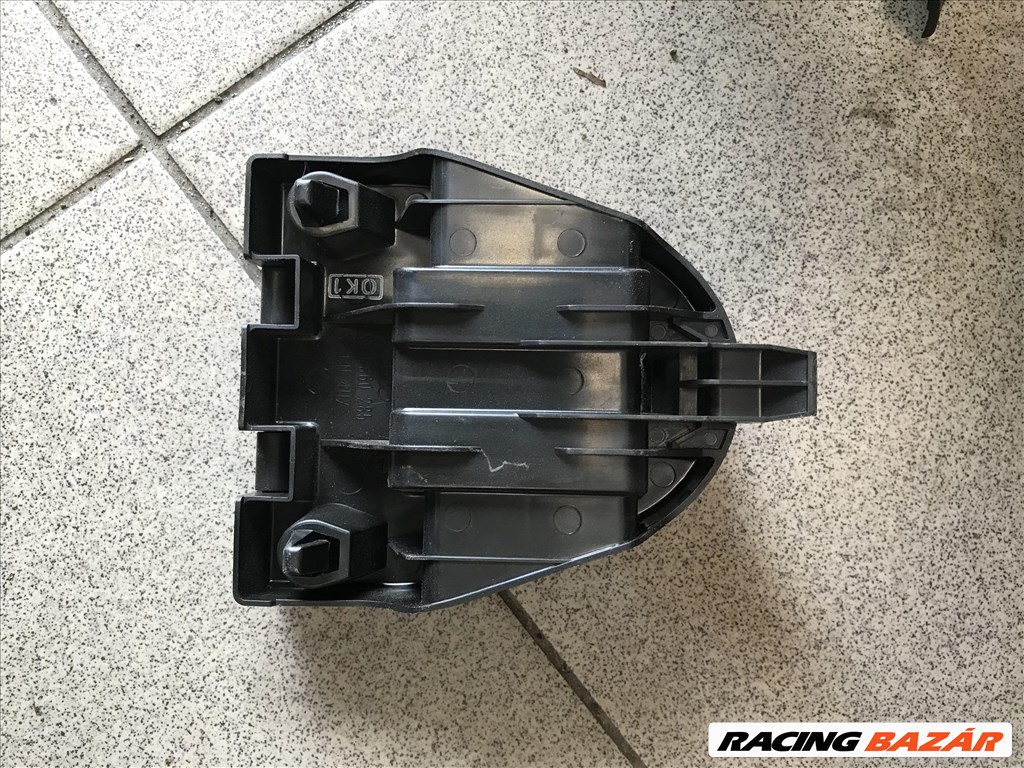 Audi A4 (B8 - 8K) elakadásjelző háromszög tartó 8t0860285 2. kép