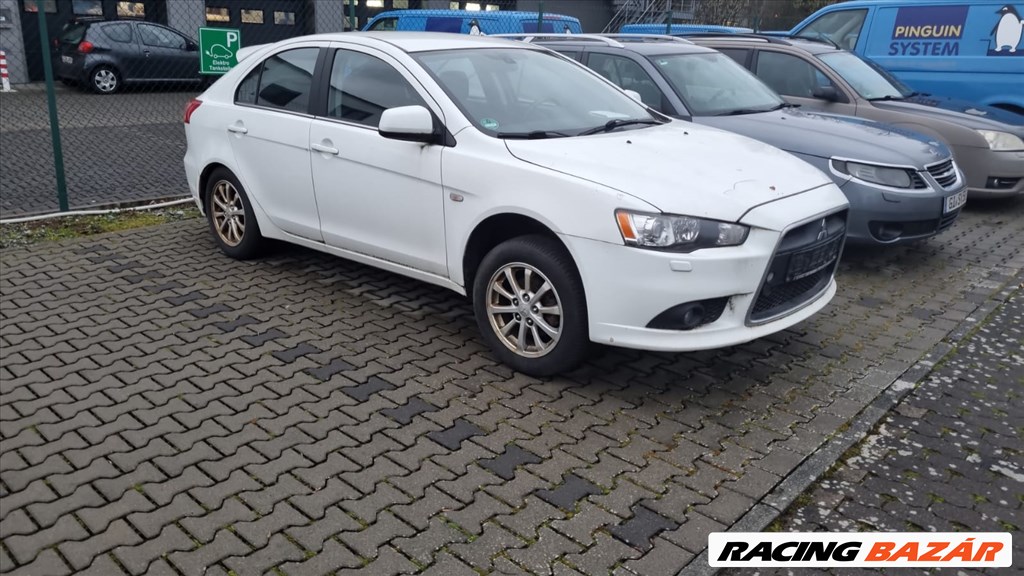 Mitsubishi Lancer VIII bontott alkatrészei 4. kép