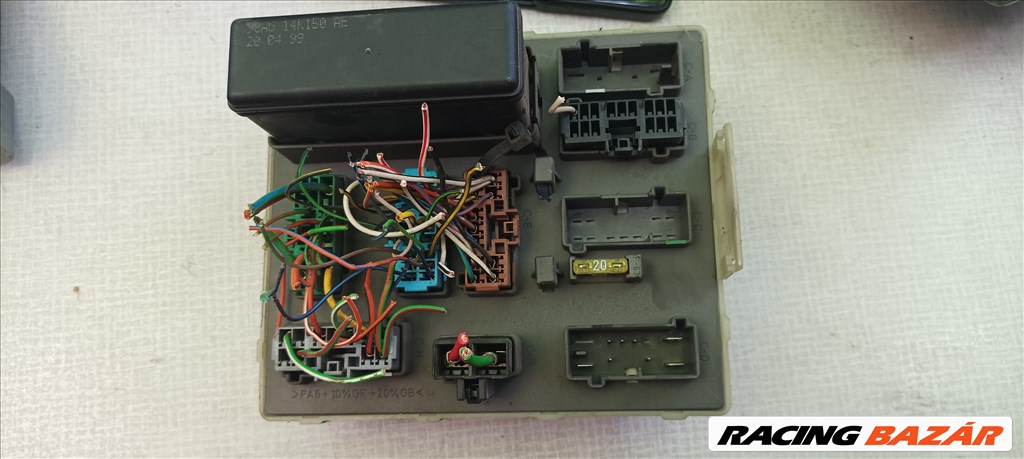 Ford Focus Mk1 biztosítéktábla  1. kép