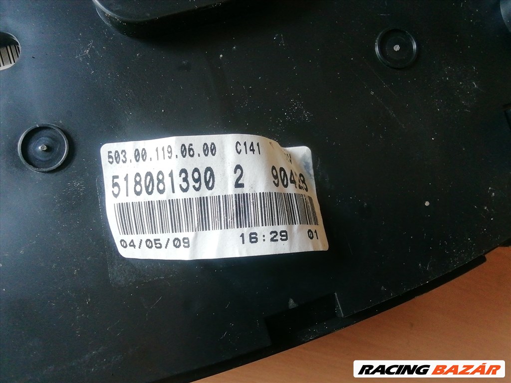 Lancia Musa óracsoport a képen látható sérüléssel 51808139 4. kép
