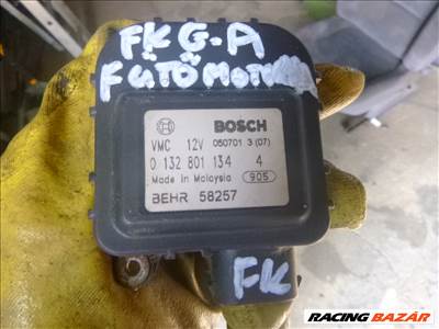 Opel Astra G 2000, fűtéslapát állító motor (FŰTŐMOTOR MELLETTI) BEHR 58257 0132801134