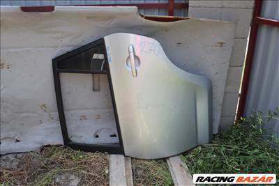 Toyota RAV4 bal hátsó ajtó üresen  (1270)