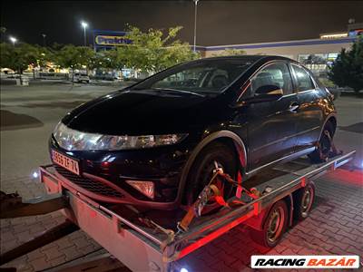 Honda Civic VIII bontott alkatrészei