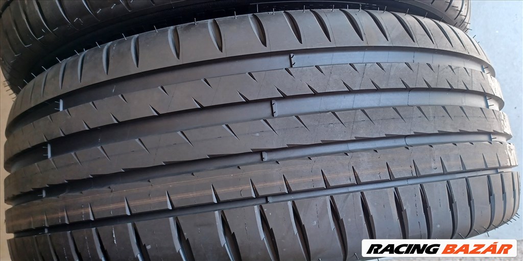 Új Michelin Pilot Sport4 235/45 R19 nyári gumik 4db 1. kép