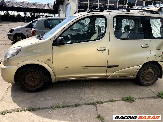 Toyota Yaris Verso Jobb első ajtóhatároló  6. kép