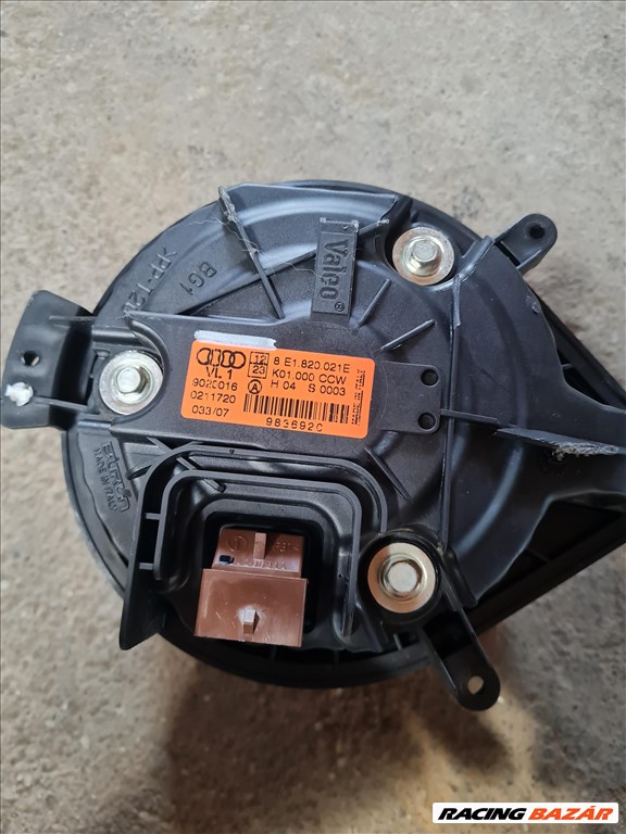 Audi A4 (B6/B7) Fűtő motor fűtőventillátor 8e1 820 021 E 8e1820021e 1. kép