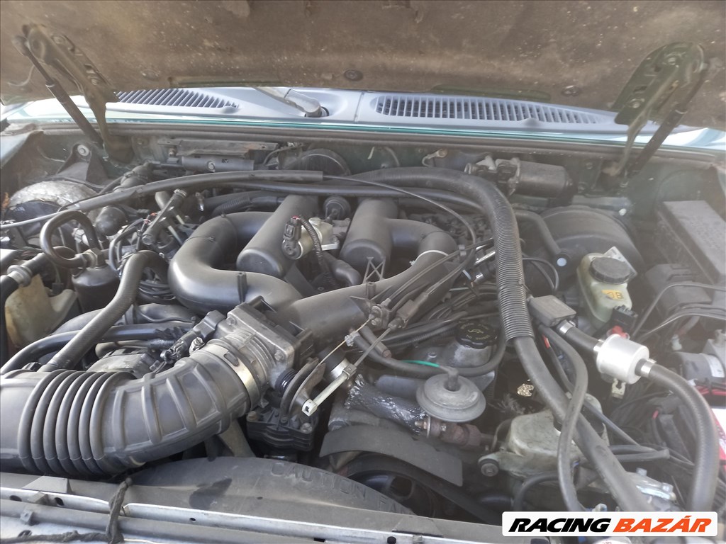 Ford Explorer 4.0 V6 alkatrészek motor váltó stb 4. kép