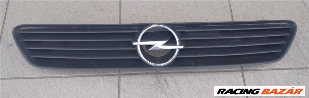 Opel Astra G géptetőbe díszrács  1. kép