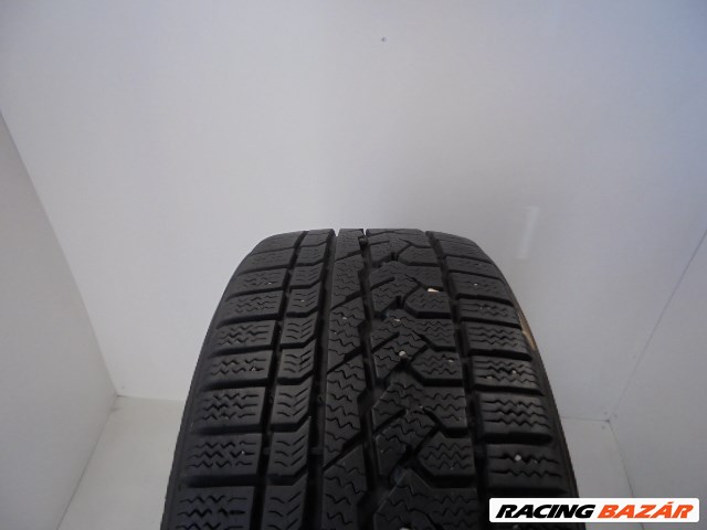 Kumho KC15 215/55 R18  1. kép