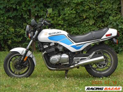 SUZUKI GS 700 E TIPUSÚ OLDTIMER MKP.,GYÁRI 22929KM-REL,DE PAPIROK NÉLKŰL ELADÓ